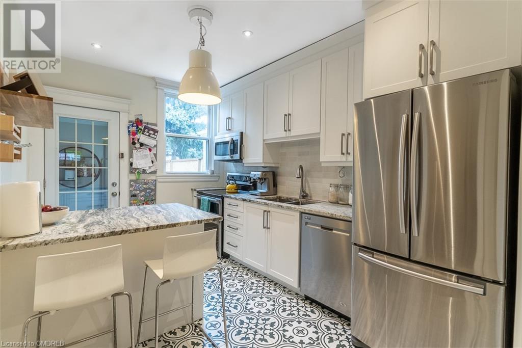 137 Avondale Street, Hamilton, Ontario  L8L 7B9 - Photo 4 - 40623772