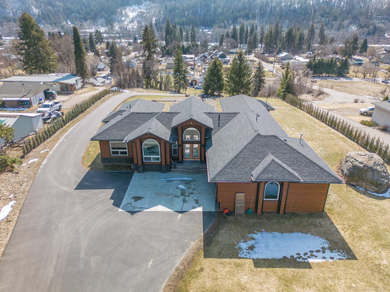 2977 Upper Levels Road, Castlegar, British Columbia  V0G 1X0 - Photo 46 - 2478585
