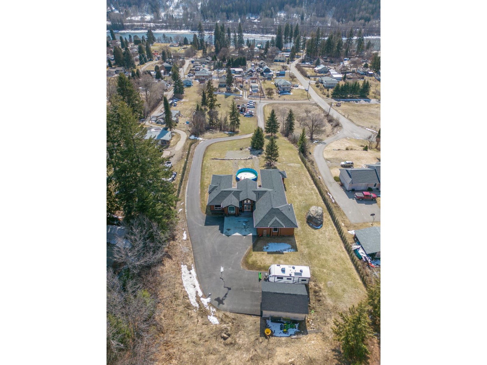 2977 Upper Levels Road, Castlegar, British Columbia  V0G 1X0 - Photo 48 - 2478585