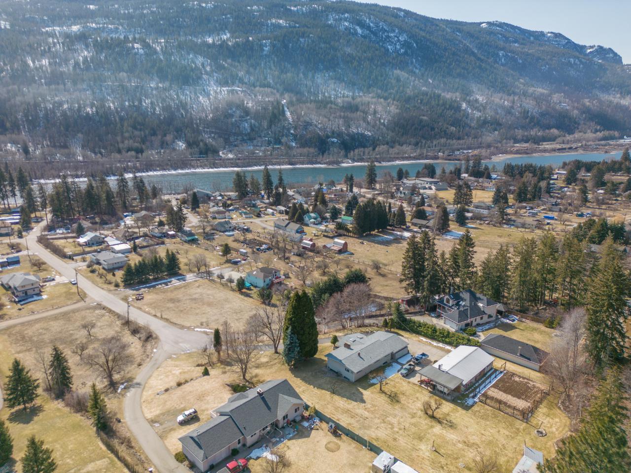 2977 Upper Levels Road, Castlegar, British Columbia  V0G 1X0 - Photo 50 - 2478585