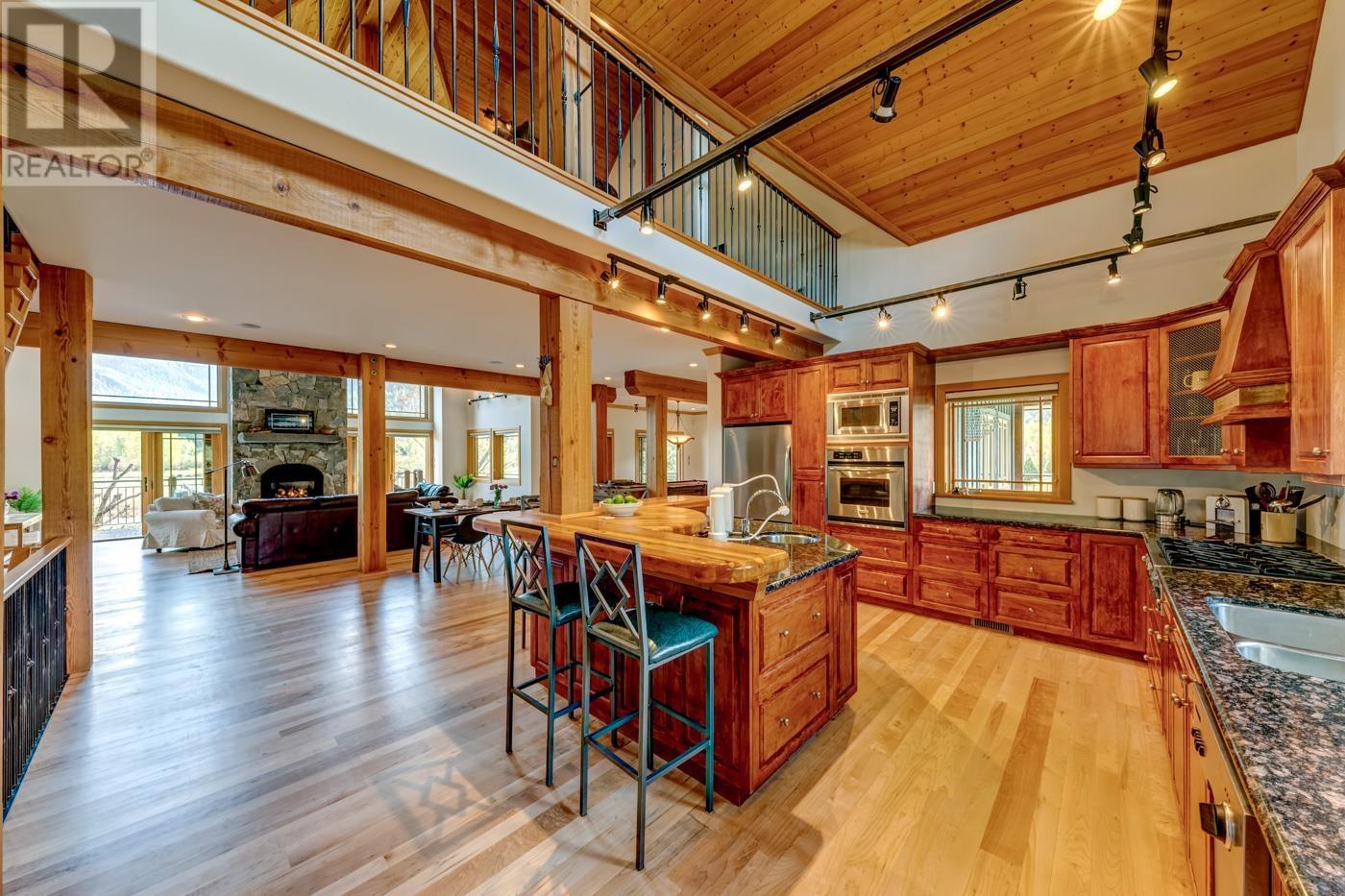 1360 Collins Road, Pemberton, British Columbia  V0N 2L0 - Photo 6 - R2873292