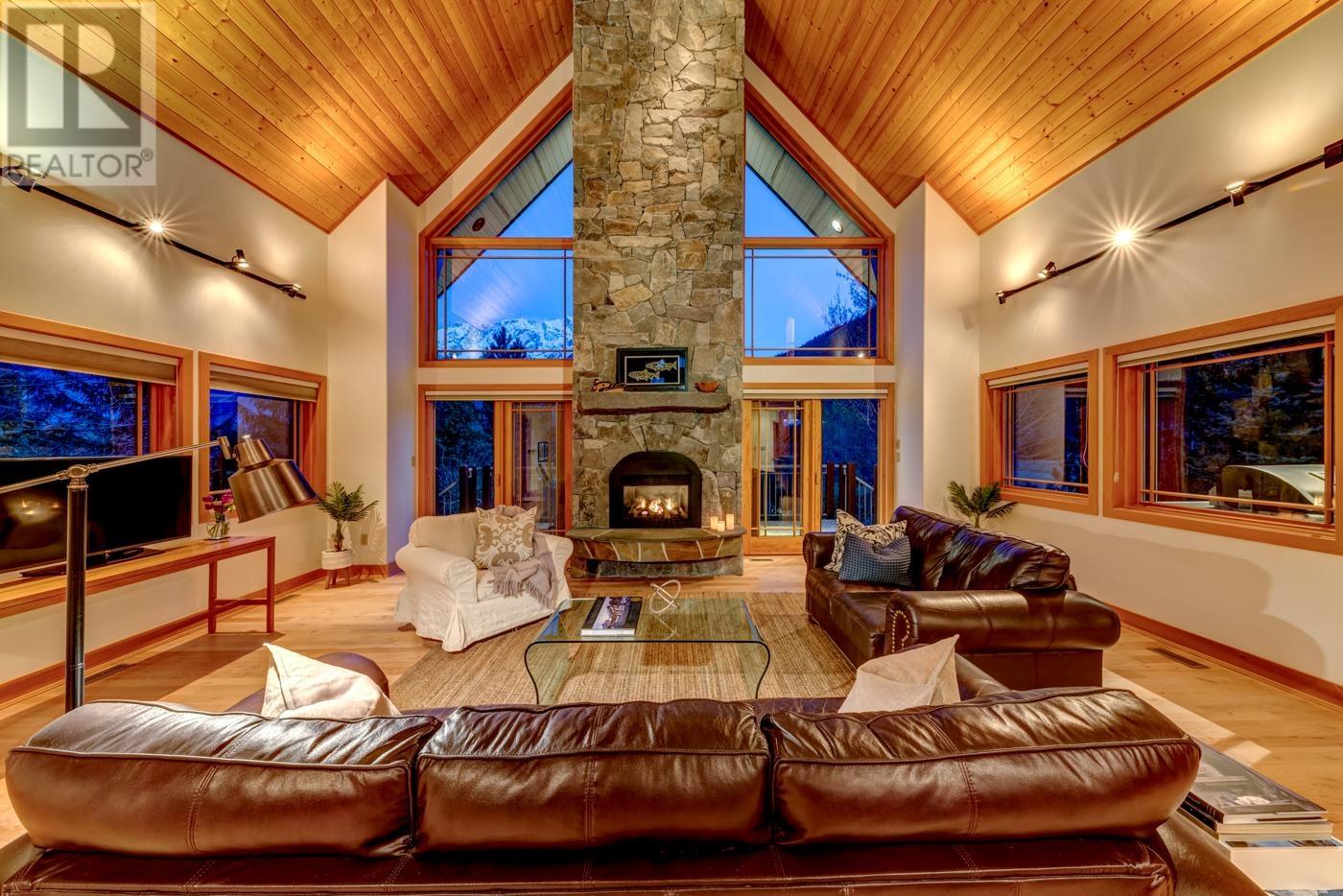 1360 Collins Road, Pemberton, British Columbia  V0N 2L0 - Photo 23 - R2873292