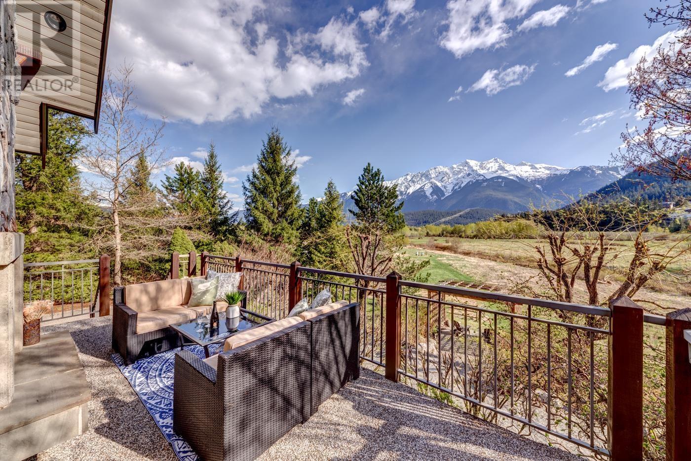1360 Collins Road, Pemberton, British Columbia  V0N 2L0 - Photo 3 - R2873292