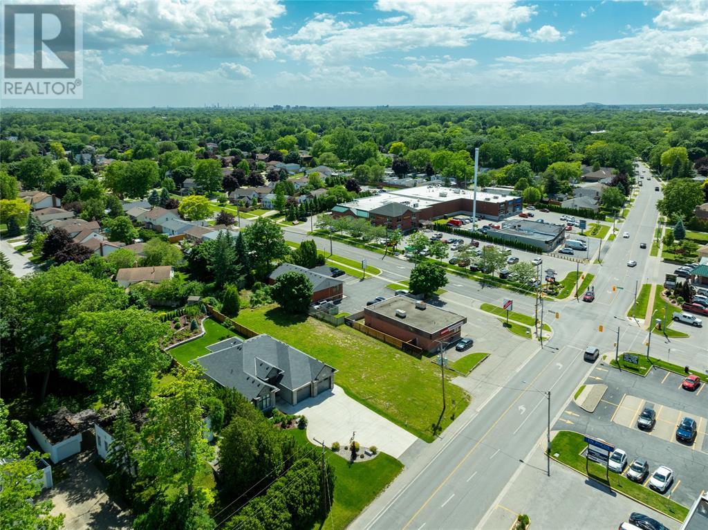 1207 Lakeshore Road, Sarnia, Ontario  N7S 2L1 - Photo 17 - 24016916