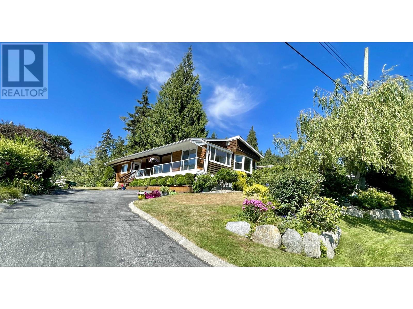 1436 Velvet Road, Gibsons, British Columbia  V0N 1V5 - Photo 3 - R2908411