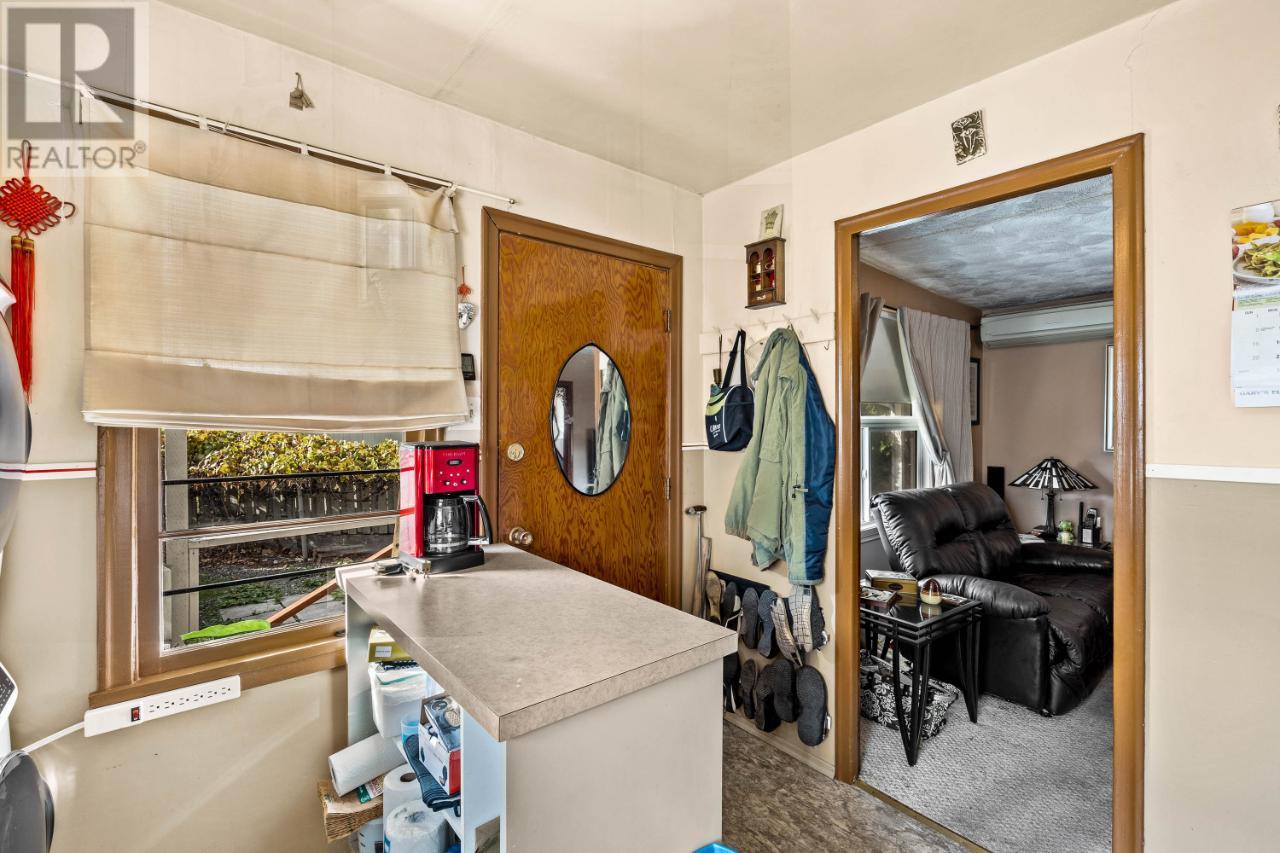 185 Yew Street, Kamloops, British Columbia  V2B 4A2 - Photo 11 - 180009