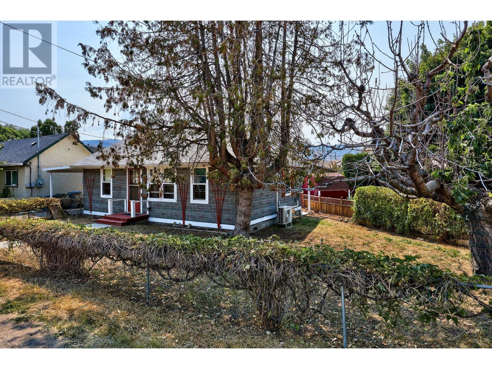 185 Yew Street, Kamloops, British Columbia  V2B 4A2 - Photo 2 - 180009