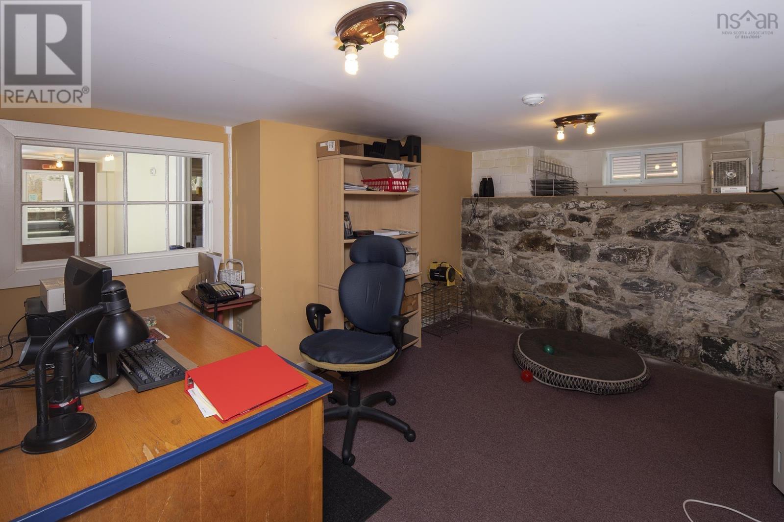 27 Willow Street, Yarmouth, Nova Scotia  B5A 1V2 - Photo 14 - 202417633