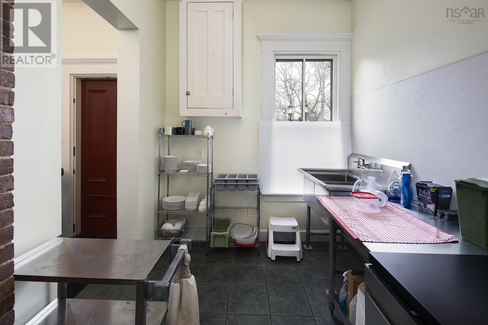 27 Willow Street, Yarmouth, Nova Scotia  B5A 1V2 - Photo 20 - 202417633