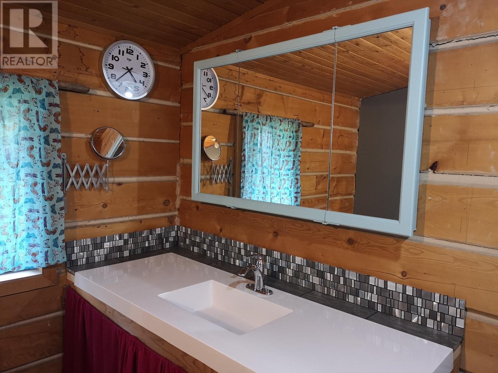 955 Raft River Road, Clearwater, British Columbia  V0E 1N1 - Photo 16 - 179995