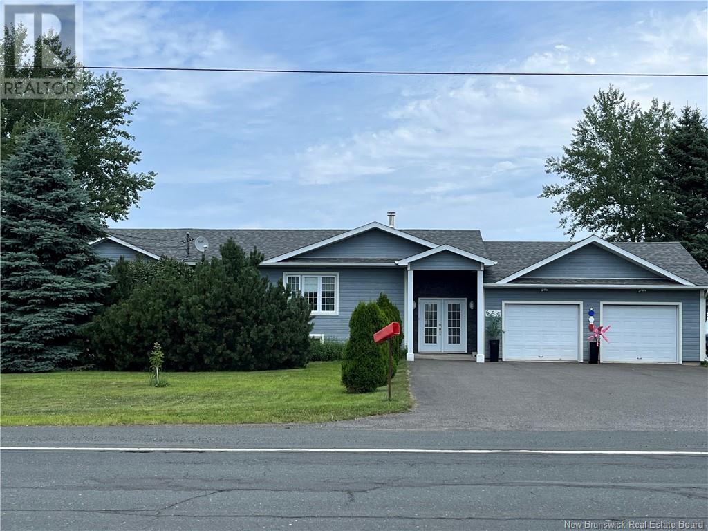 657 Principale, Pointe-Verte, New Brunswick  E8J 2P7 - Photo 2 - NB103388