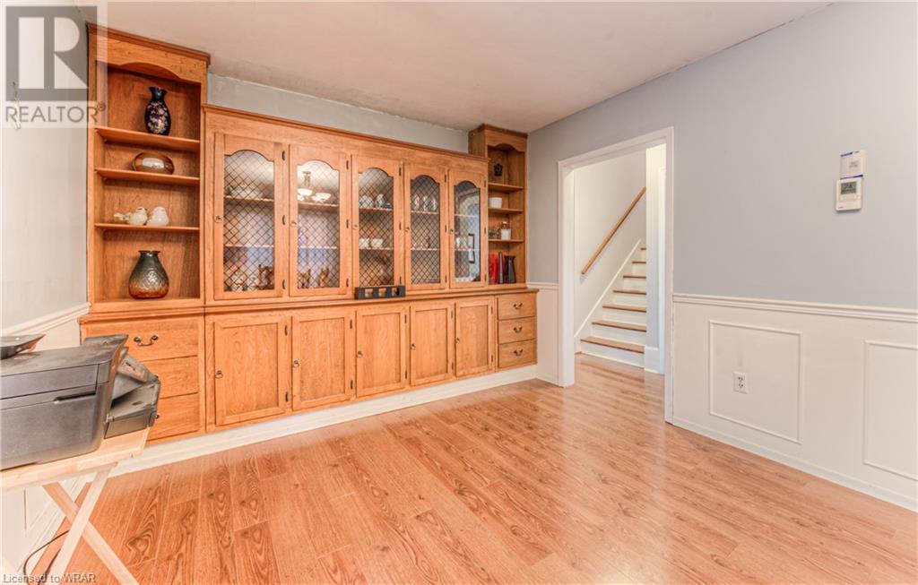 Image of property at 54 ROSLIN Avenue S