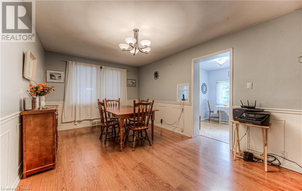 Image of property at 54 ROSLIN Avenue S