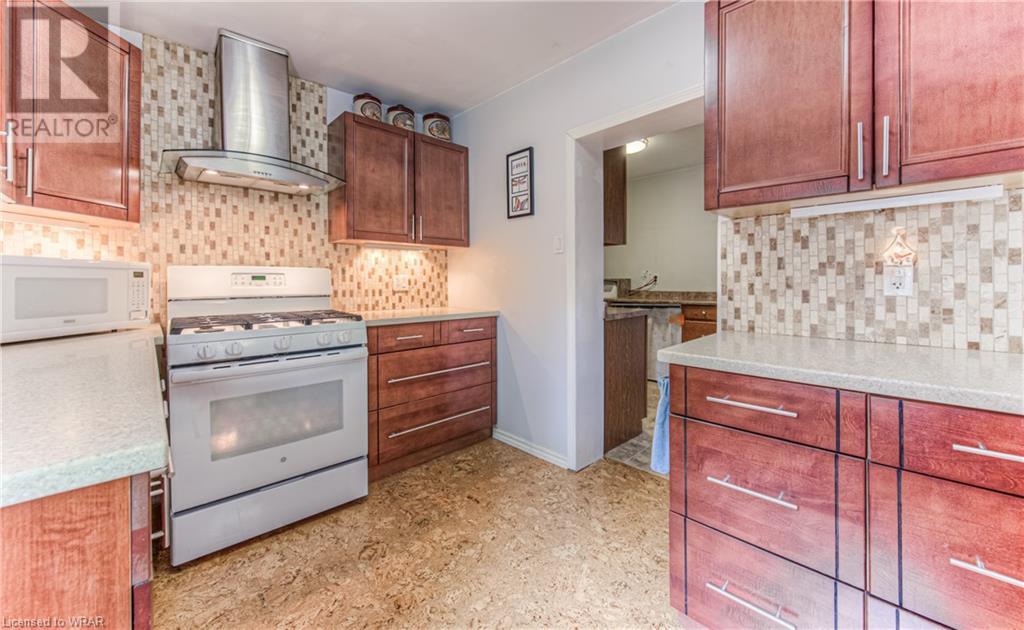 Image of property at 54 ROSLIN Avenue S