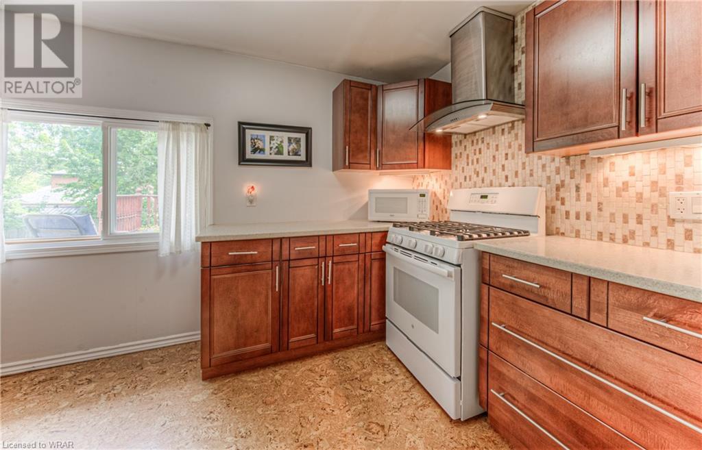 Image of property at 54 ROSLIN Avenue S