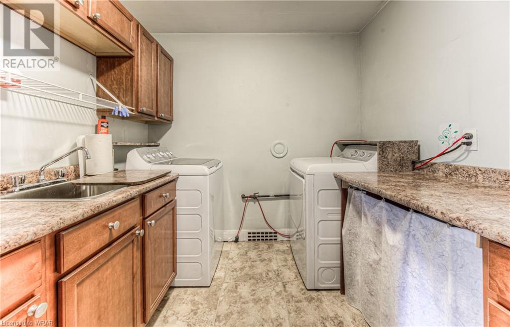 Image of property at 54 ROSLIN Avenue S