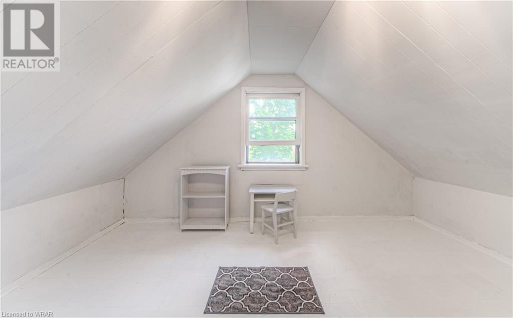 Image of property at 54 ROSLIN Avenue S