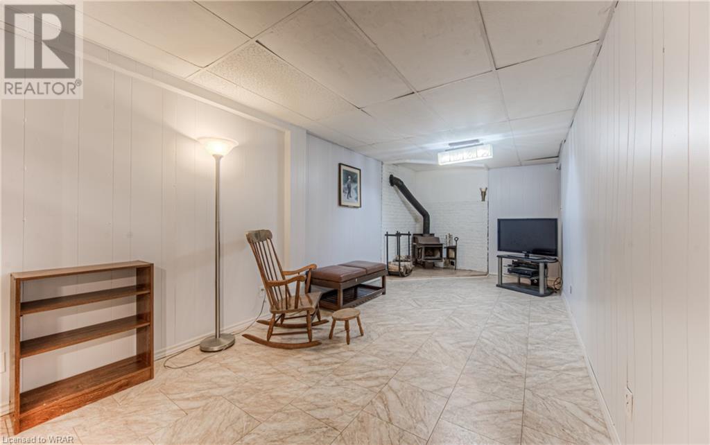 Image of property at 54 ROSLIN Avenue S