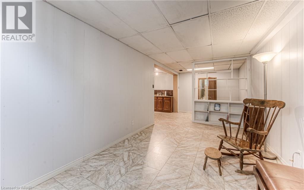 Image of property at 54 ROSLIN Avenue S