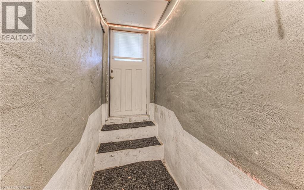 Image of property at 54 ROSLIN Avenue S