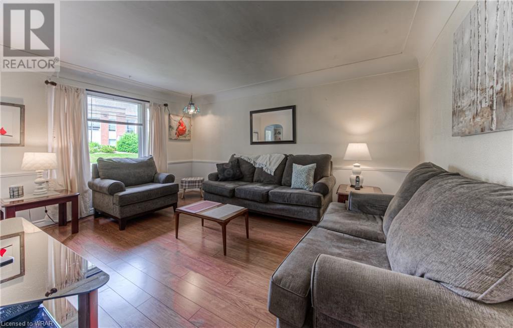 Image of property at 54 ROSLIN Avenue S