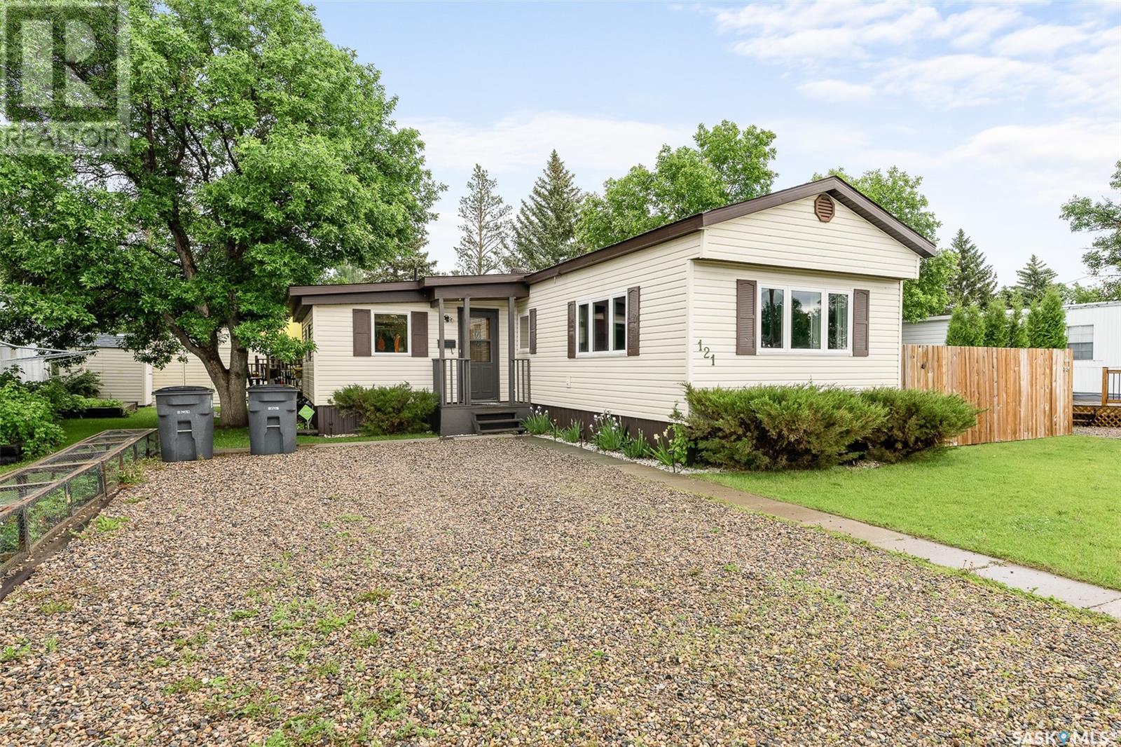121 Larch STREET, Caronport, Saskatchewan