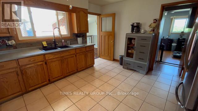 295 Road 2 W, Kingsville, Ontario  N9Y 2E4 - Photo 7 - X9052607