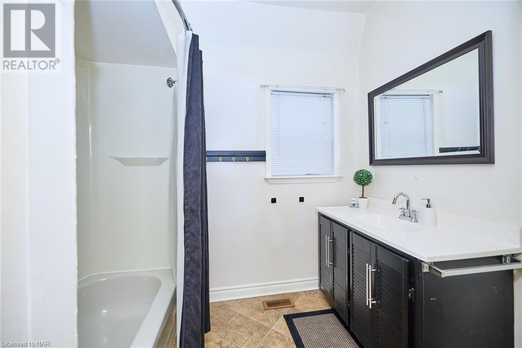 16-16 1/2 Lakeside Drive, St. Catharines, Ontario  L2M 1P2 - Photo 19 - 40620515