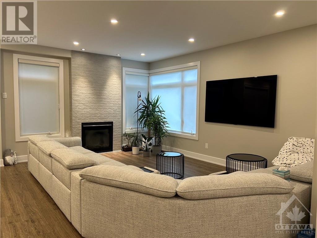 2930 Ahearn AvenueOttawa, Ontario  K2B 6Z9 - Photo 3 - X9516206