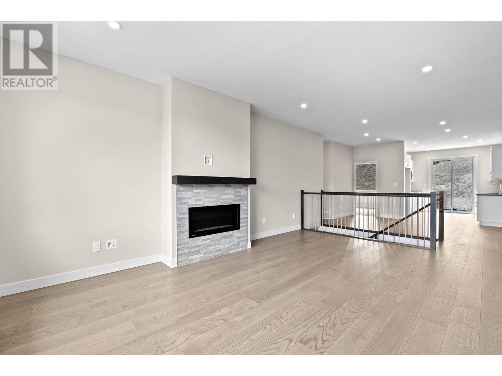 121-2045 Stagecoach Drive, Kamloops, British Columbia  V2B 0H8 - Photo 4 - 180020