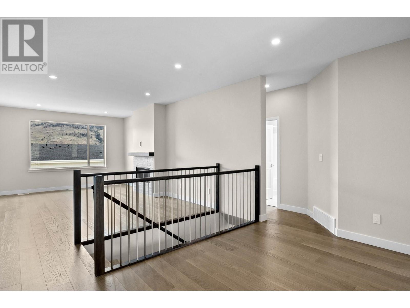 121-2045 Stagecoach Drive, Kamloops, British Columbia  V2B 0H8 - Photo 3 - 180020