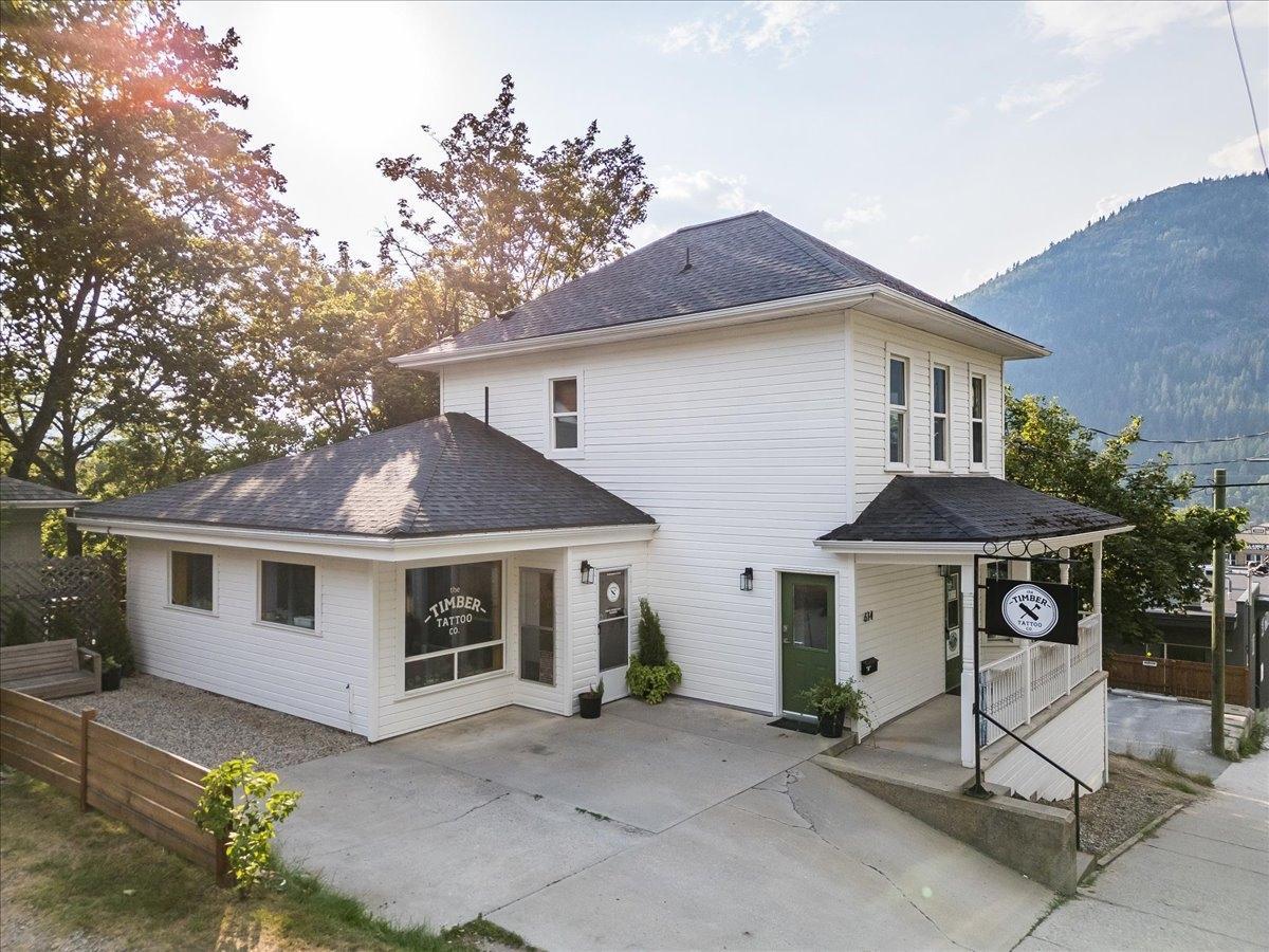 614 Josephine Street, Nelson, British Columbia  V1L 1W7 - Photo 1 - 2478630