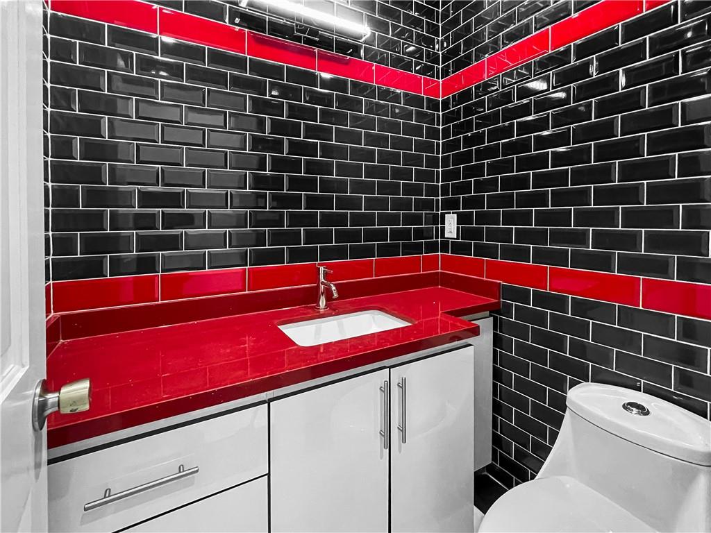 116 East 21st Street, Hamilton, Ontario  L8V 2T4 - Photo 10 - H4201197