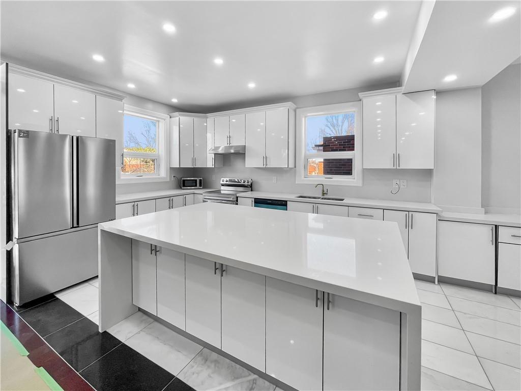 116 East 21st Street, Hamilton, Ontario  L8V 2T4 - Photo 6 - H4201197