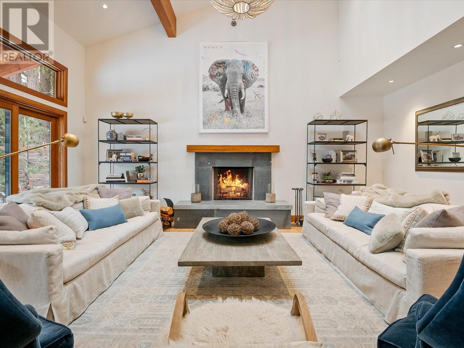 8171 Meadow Lane, Whistler, British Columbia  V8E 0G3 - Photo 2 - R2877815