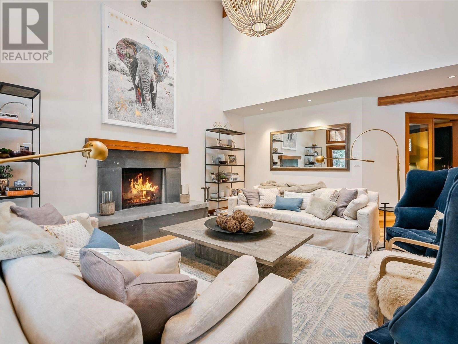 8171 Meadow Lane, Whistler, British Columbia  V8E 0G3 - Photo 3 - R2877815