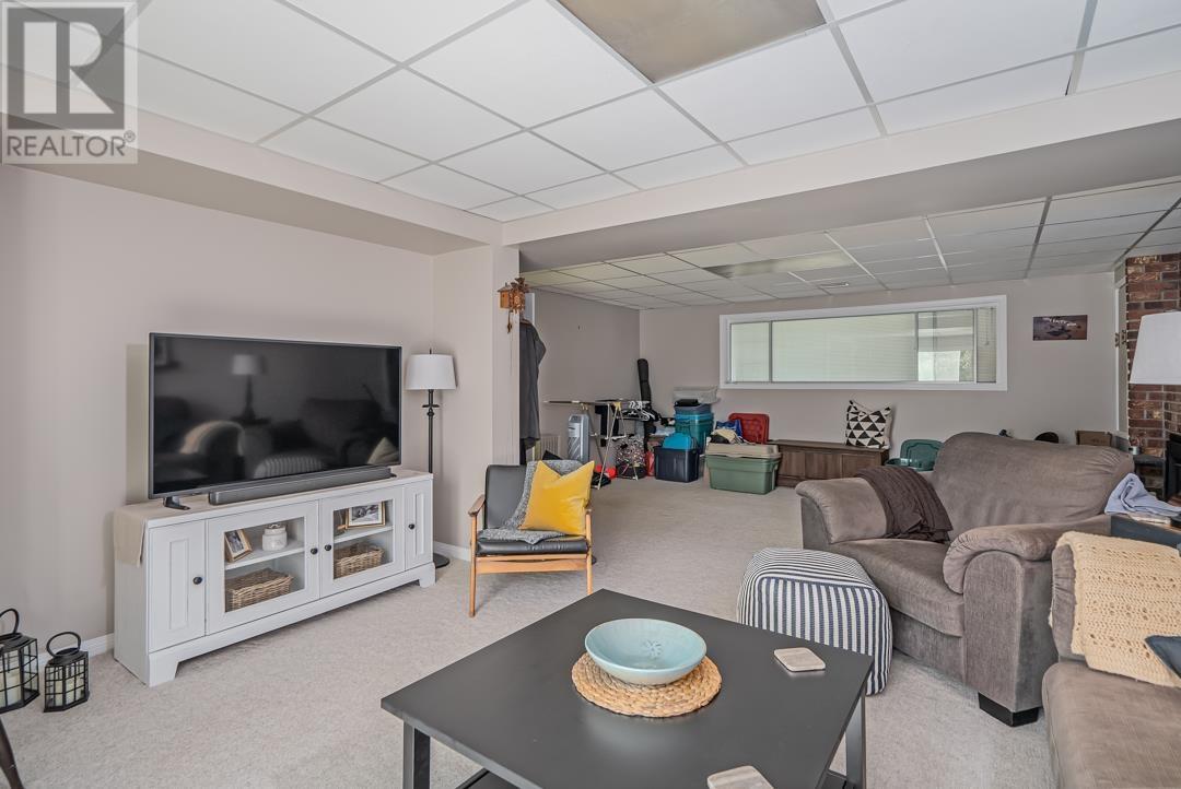 12024 190 Street, Pitt Meadows, British Columbia  V3Y 1X3 - Photo 23 - R2909032