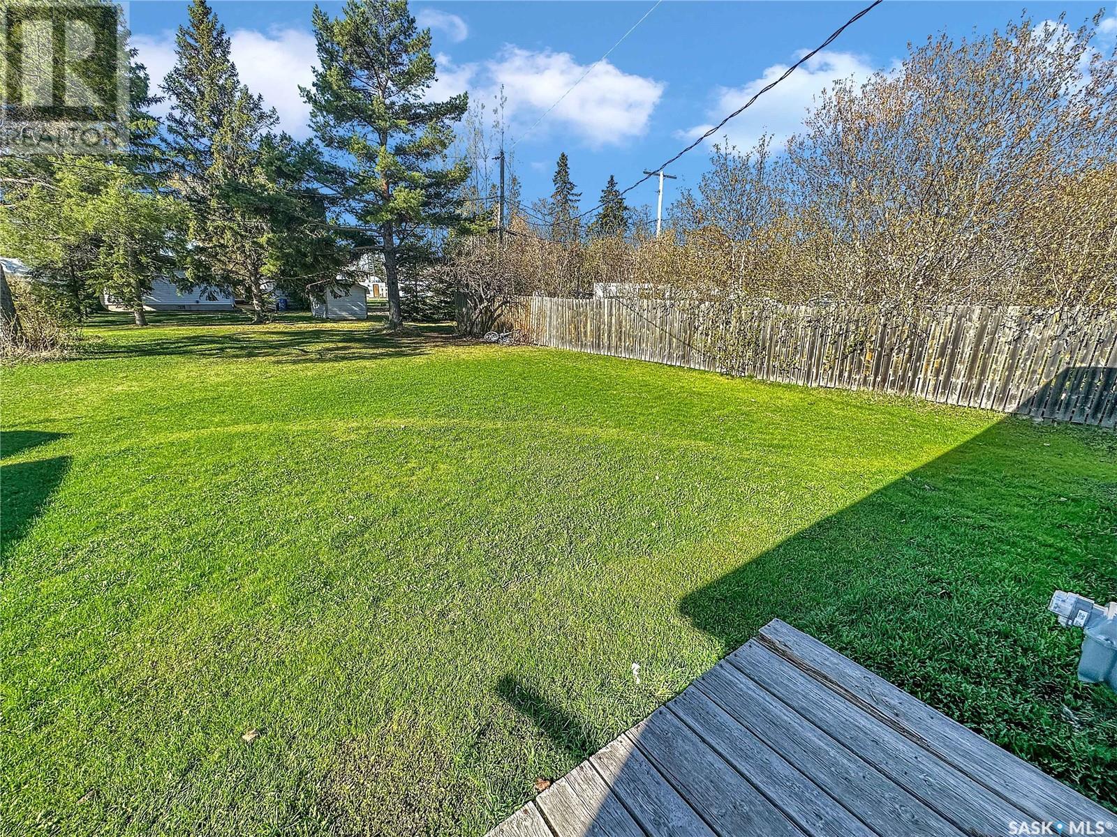 Property at 121 Allan AVENUE image 2