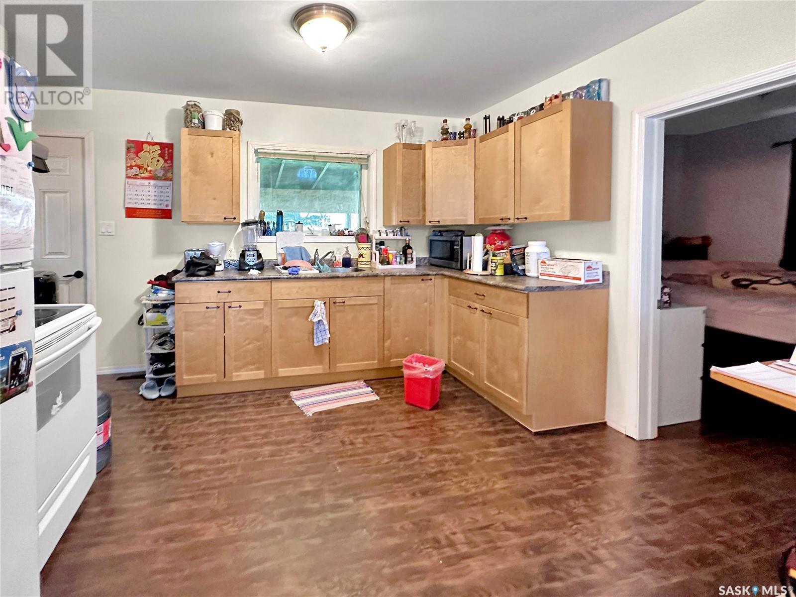 Property at 121 Allan AVENUE image 4