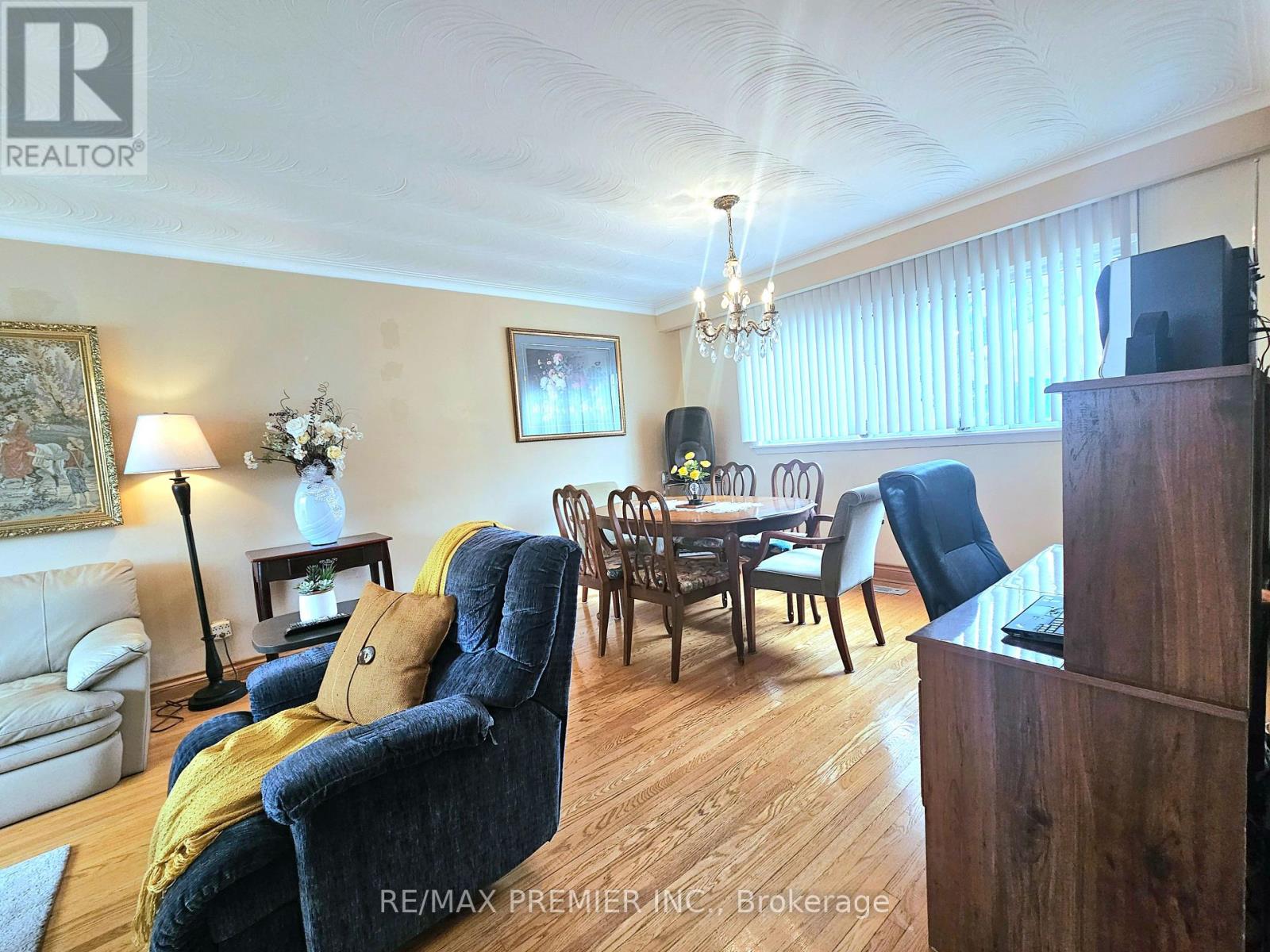 3182 Weston Road, Toronto, Ontario  M9M 2T6 - Photo 7 - W8434542