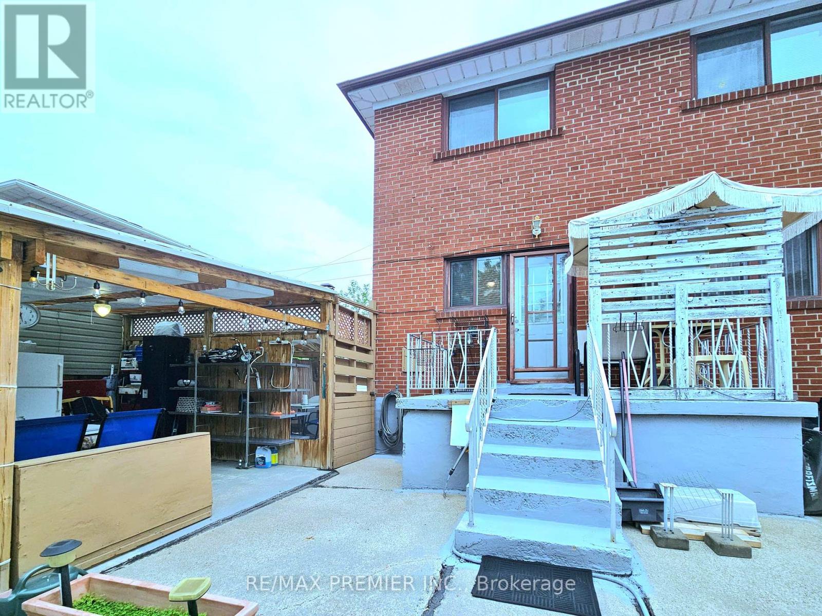 3182 Weston Road, Toronto, Ontario  M9M 2T6 - Photo 9 - W8434542