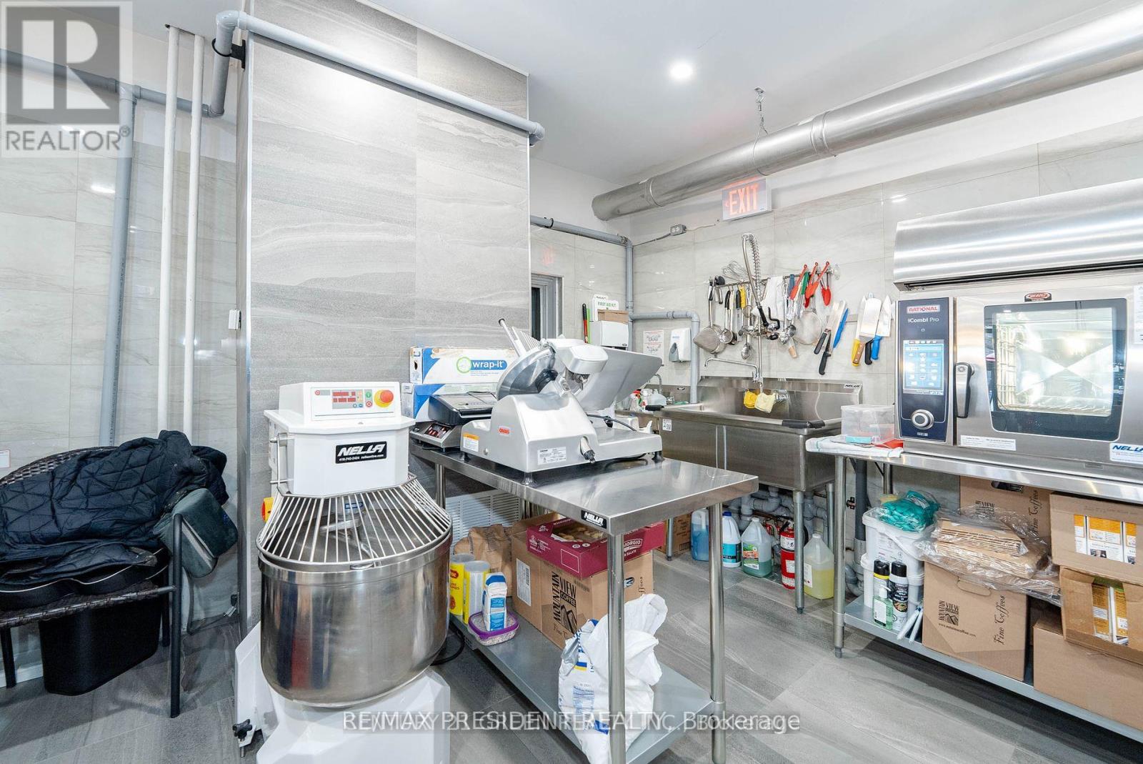 2377 Queen Street E, Toronto, Ontario  M4E 1H2 - Photo 18 - E8179394