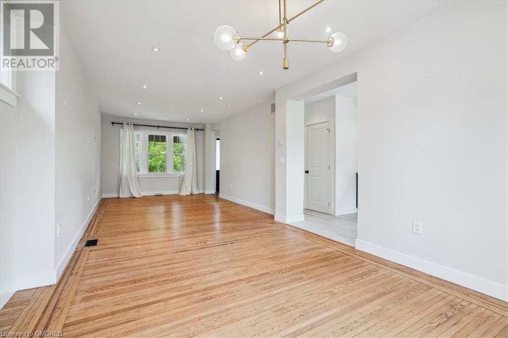 246 Graham Avenue S, Hamilton, Ontario  L8K 2M6 - Photo 13 - 40624486