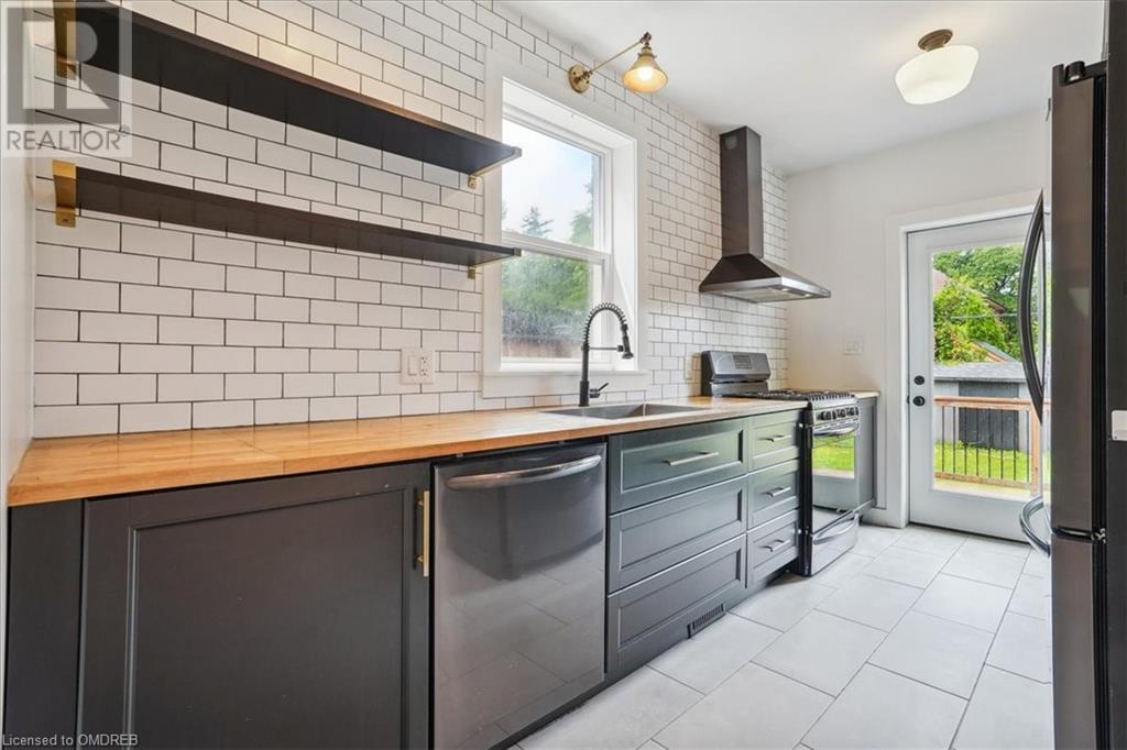 246 Graham Avenue S, Hamilton, Ontario  L8K 2M6 - Photo 14 - 40624486