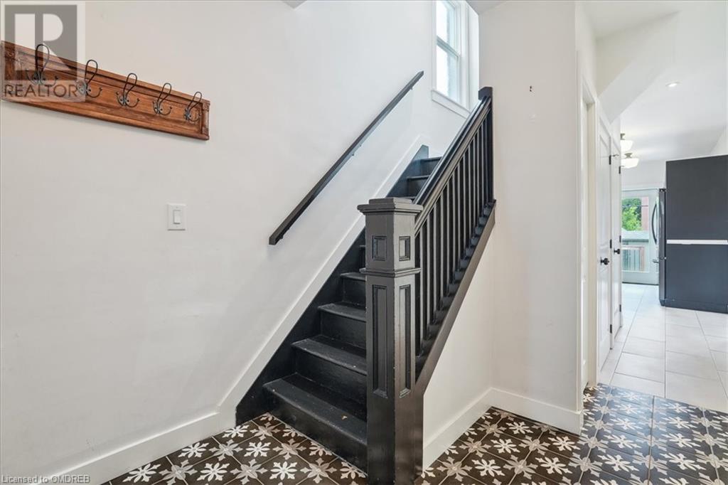 246 Graham Avenue S, Hamilton, Ontario  L8K 2M6 - Photo 18 - 40624486