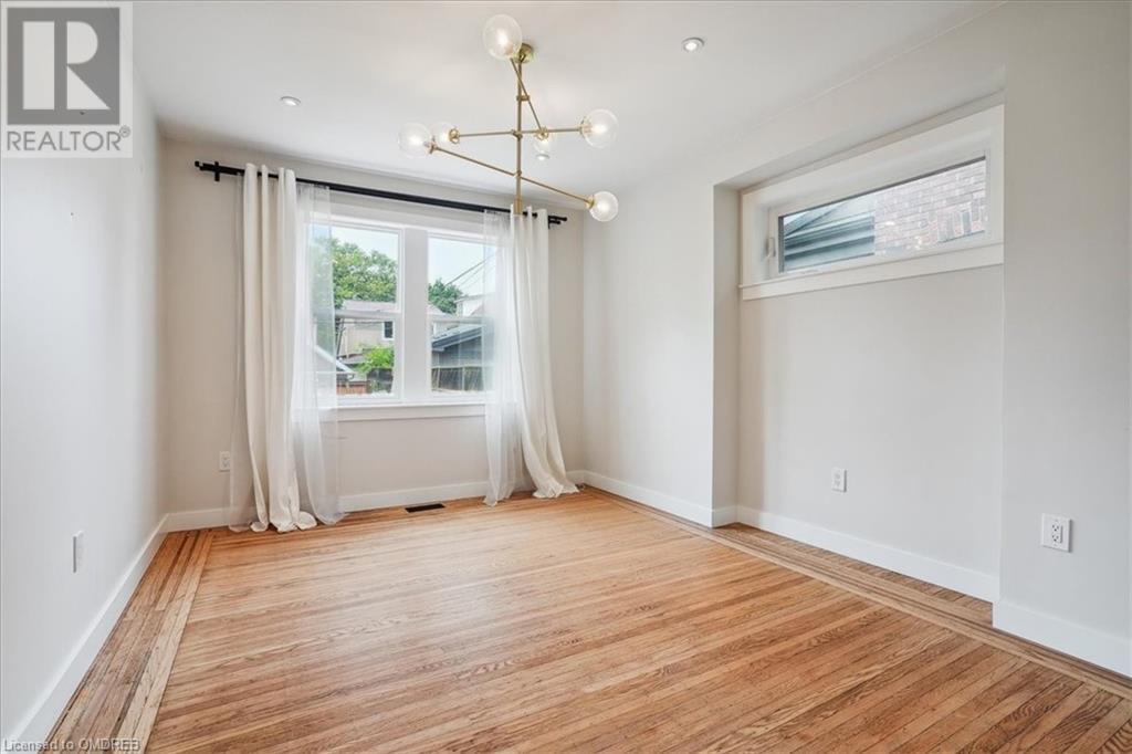 246 Graham Avenue S, Hamilton, Ontario  L8K 2M6 - Photo 12 - 40624486