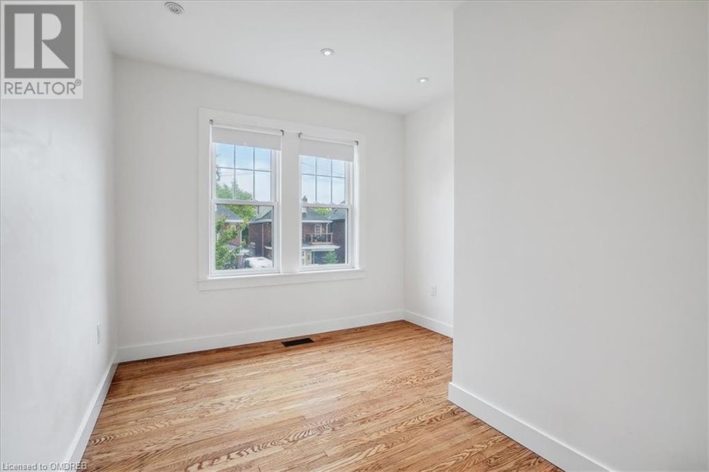 246 Graham Avenue S, Hamilton, Ontario  L8K 2M6 - Photo 20 - 40624486