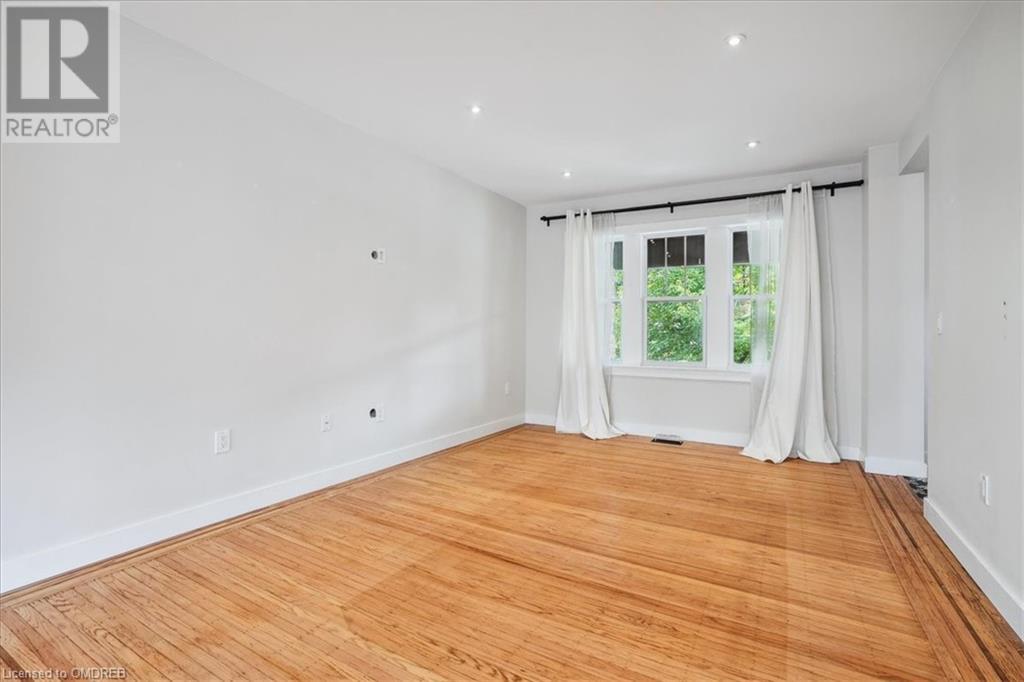 246 Graham Avenue S, Hamilton, Ontario  L8K 2M6 - Photo 9 - 40624486