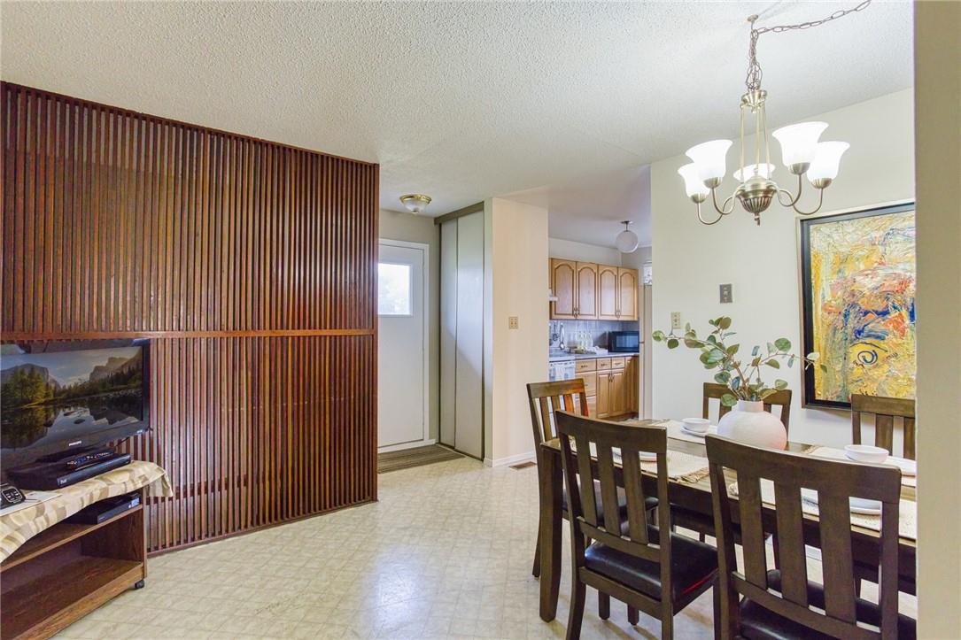 Image of property at 4 Cedar Glen