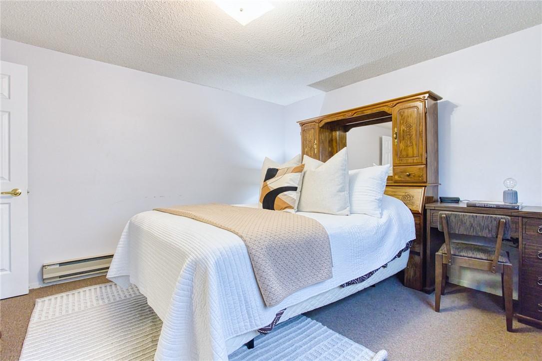 Image of property at 4 Cedar Glen